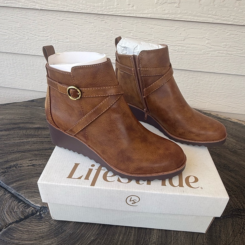 Life Stride Women's Tan Ankle Booties Size 9.5M